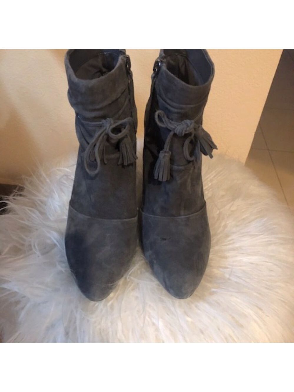 White House Black Market Low Cute Boots Grey Suede EUC - Picture 4 of 7